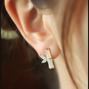 Bohemian bamboo stud earrings A824